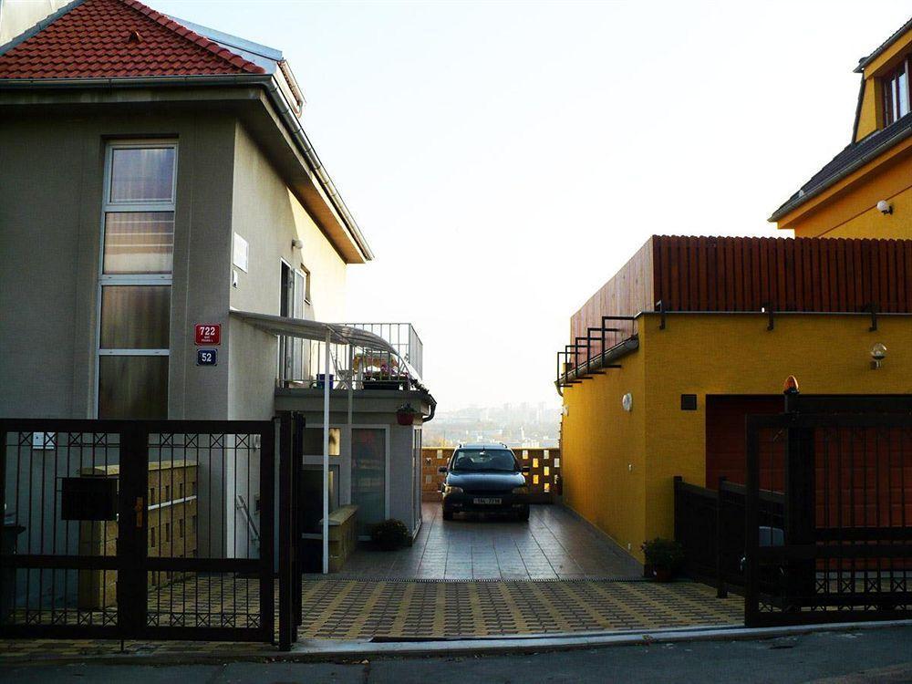 Pension Nika Praag Buitenkant foto